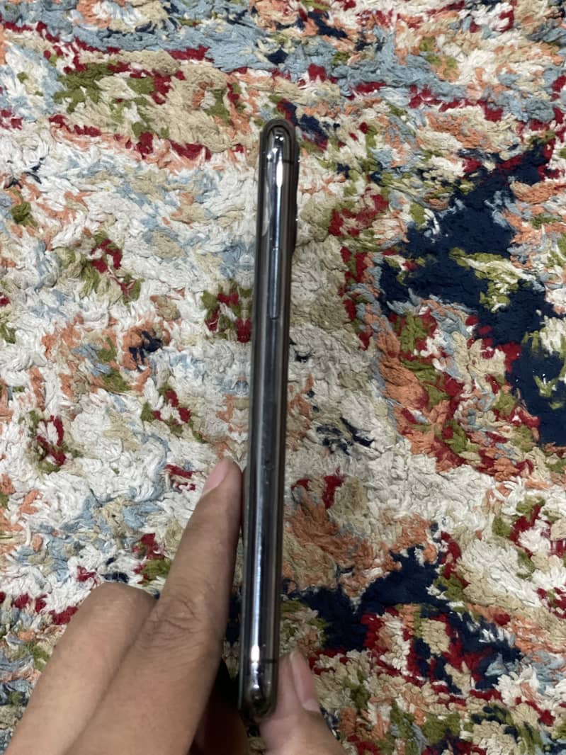 Iphone 11 pro 4