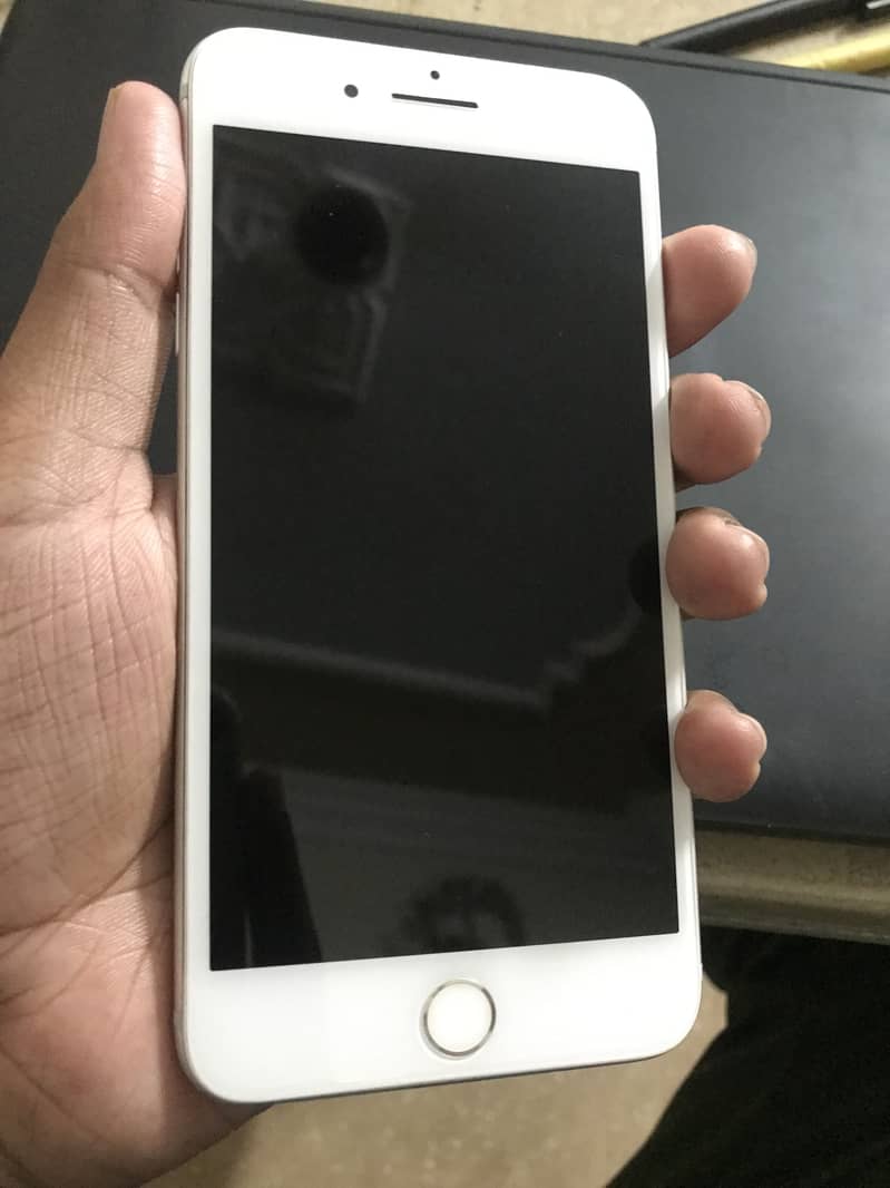 Apple iPhone 7 Plus 1
