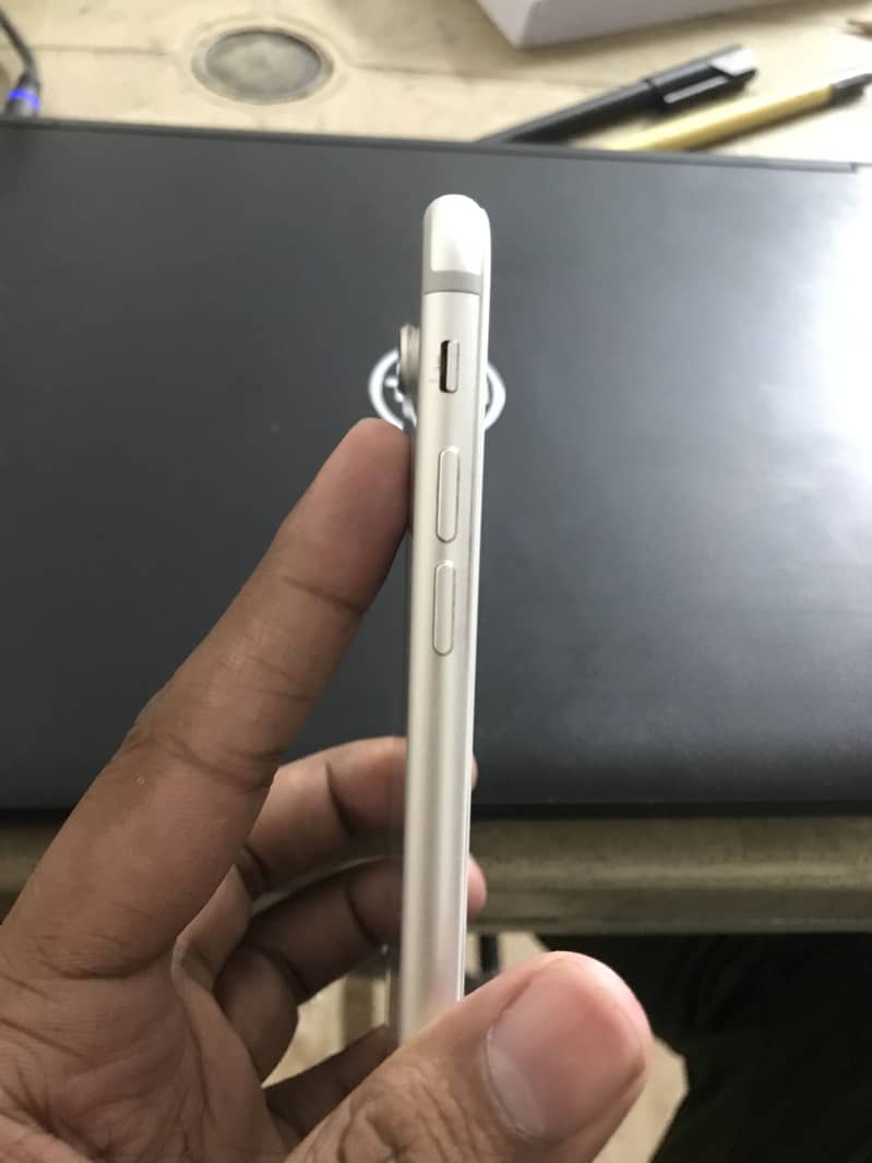 Apple iPhone 7 Plus 3