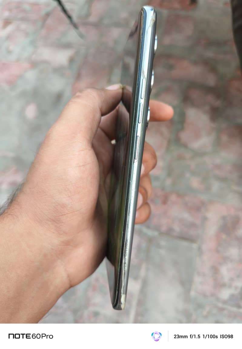 Tecno CAMON 40 Pro 4