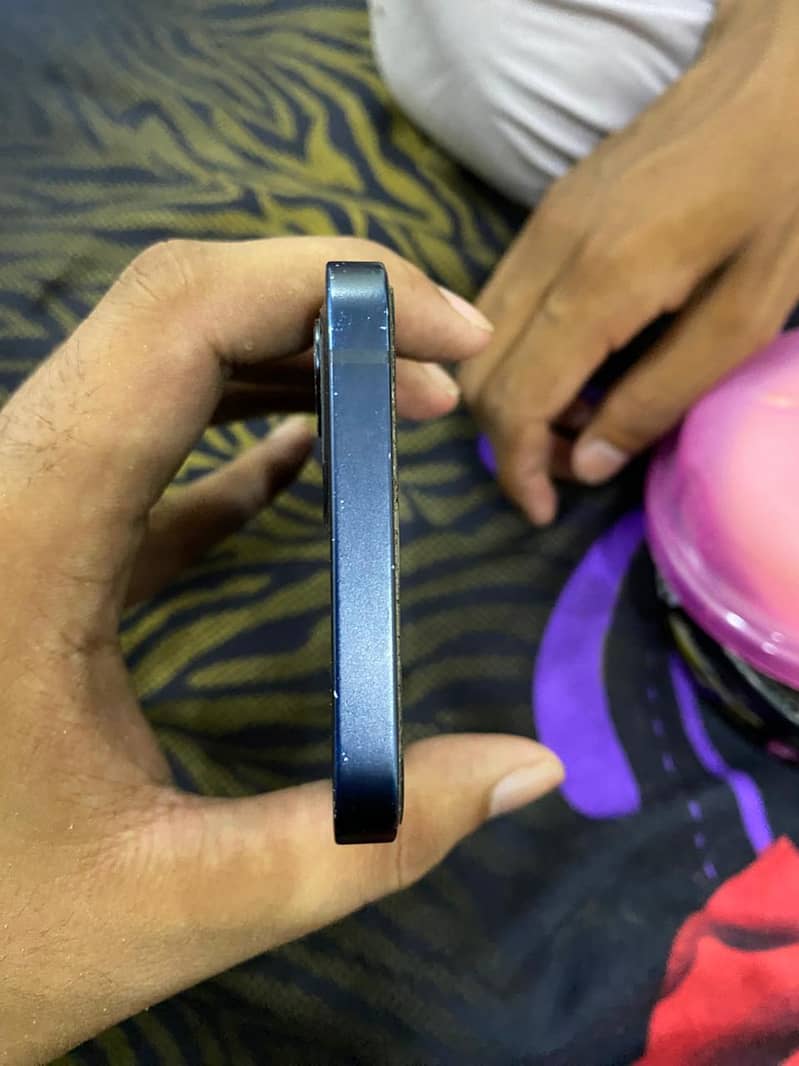 Apple iPhone 12 1
