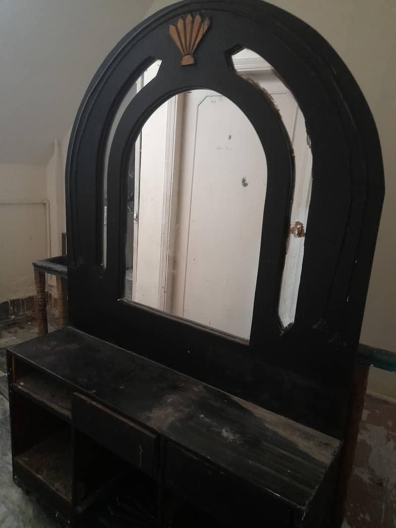 dressing table 0