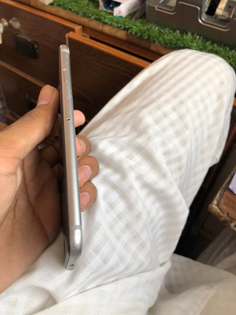 Apple iPhone 6 4