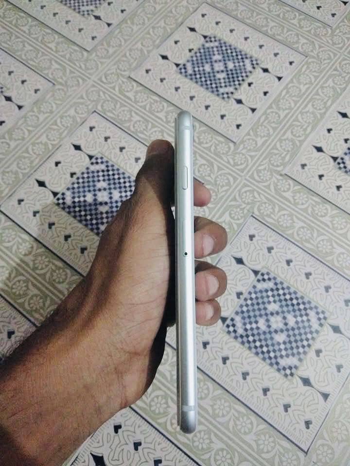 Apple iPhone 8 2