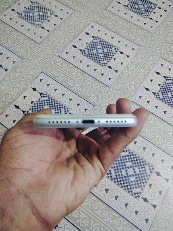 Apple iPhone 8 4