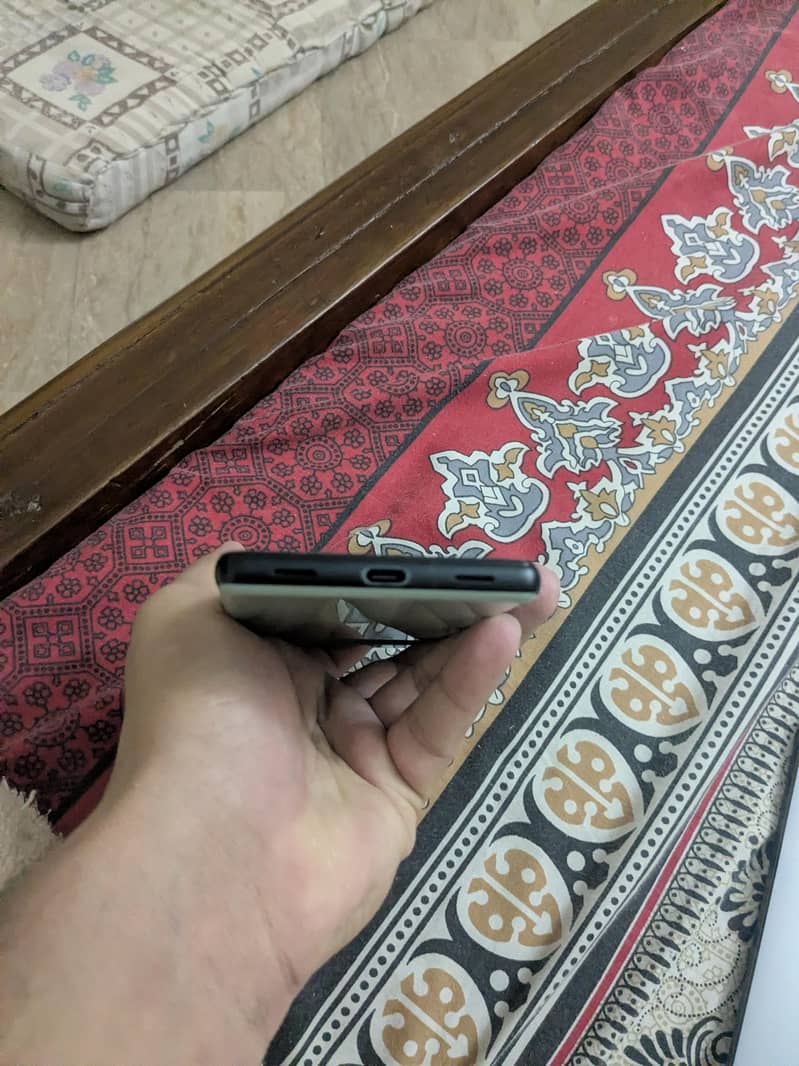 Google Pixel 6a 5