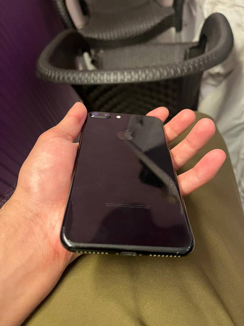 Apple iPhone 7 Plus 1