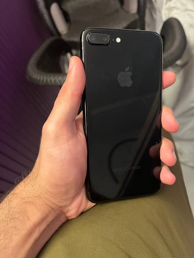 Apple iPhone 7 Plus 2