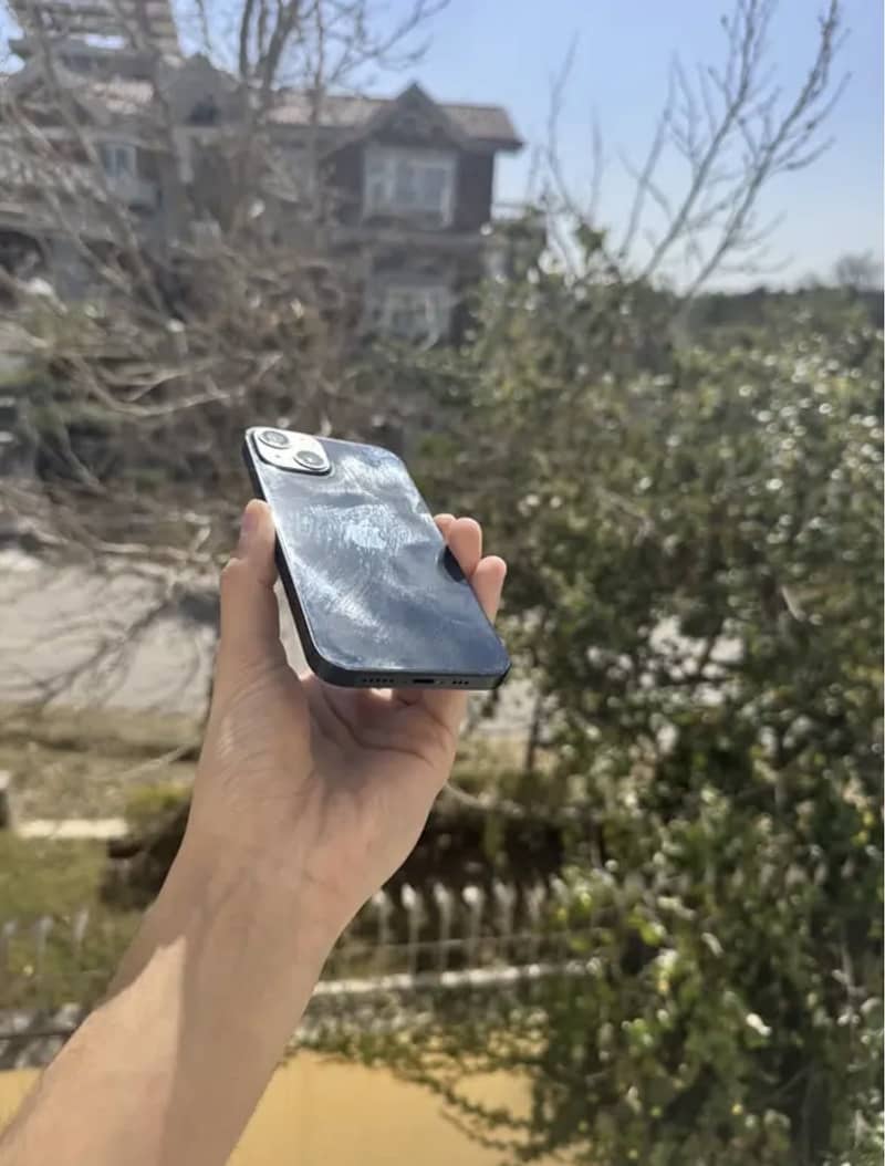 Apple iPhone 13 3