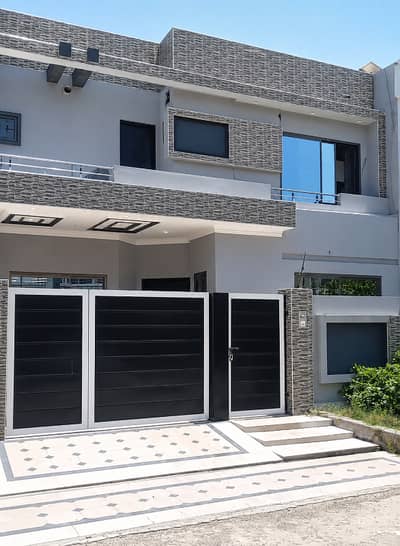10 Marla House Available For Rent