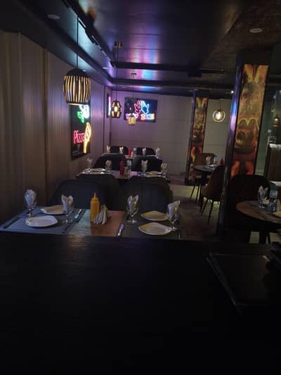 Restaurant Female order taker