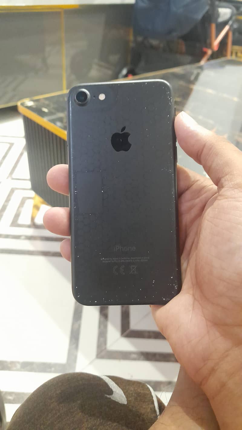 Apple iPhone 7 1