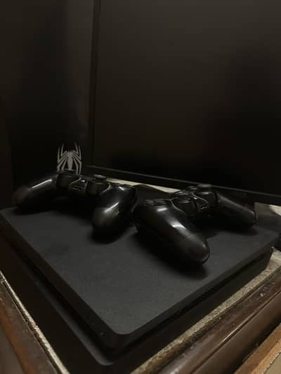PS4 slim 500GB with two original controllers