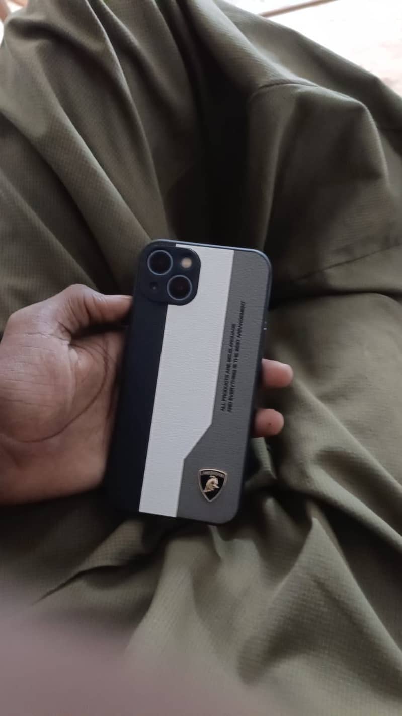 Apple iPhone 13 2
