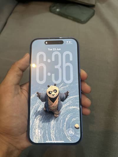 Apple iPhone 16