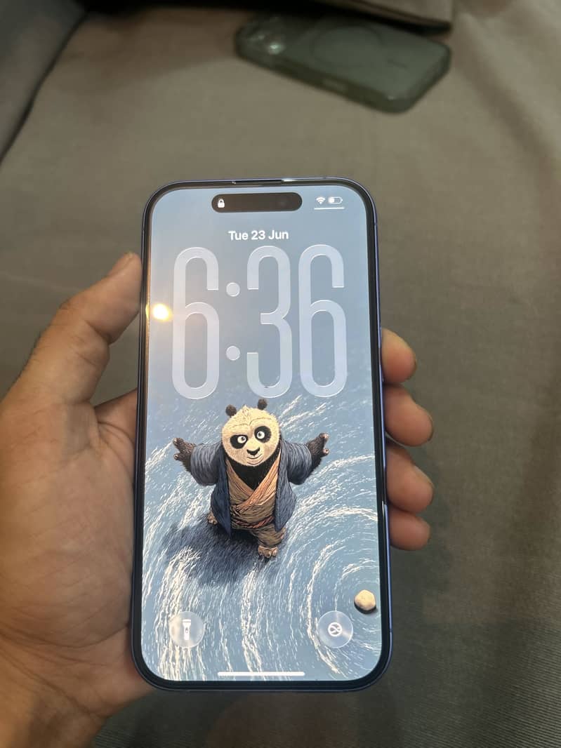 Apple iPhone 16 0