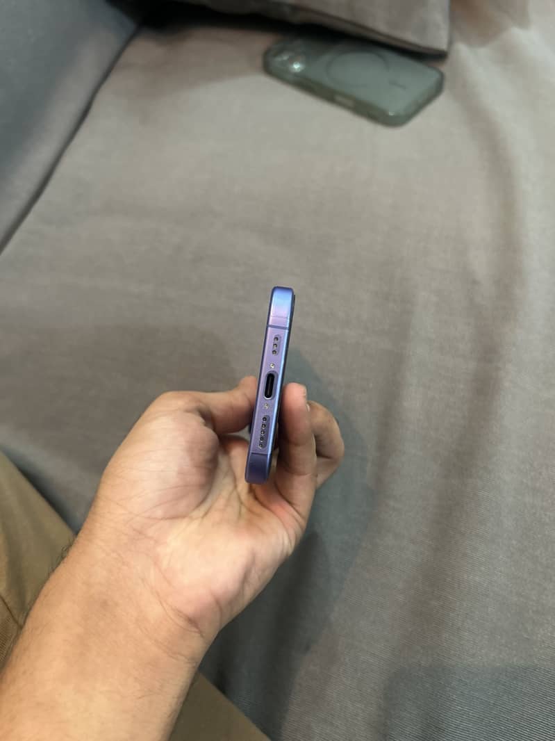 Apple iPhone 16 1