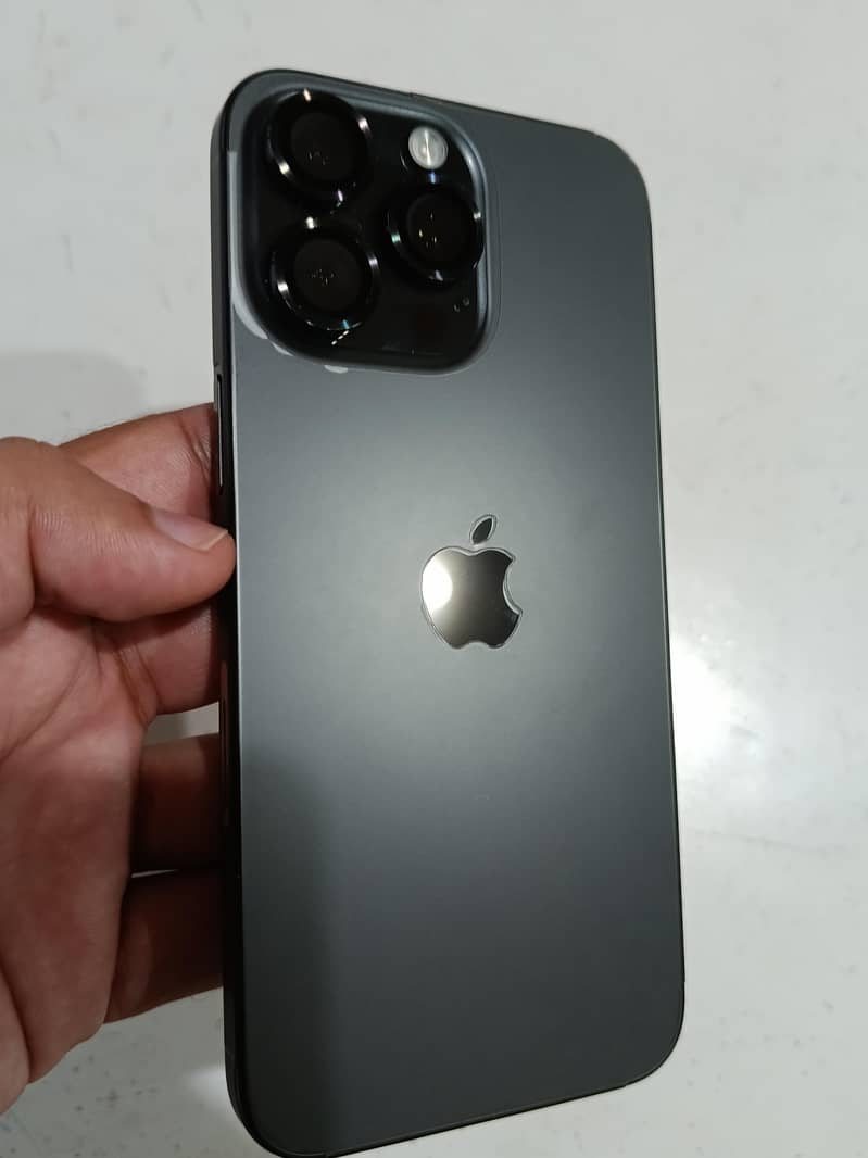 Apple iPhone 15 Pro Max 0