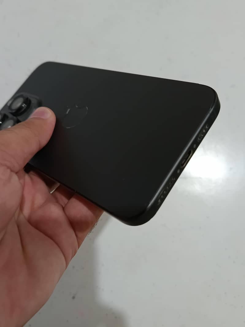 Apple iPhone 15 Pro Max 1