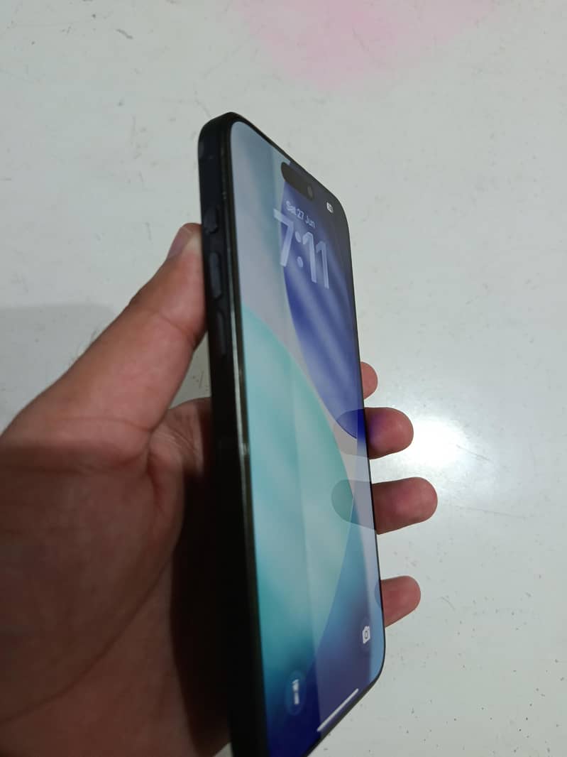 Apple iPhone 15 Pro Max 3