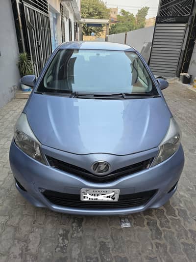 Toyota Vitz 2013 Brand new condtion