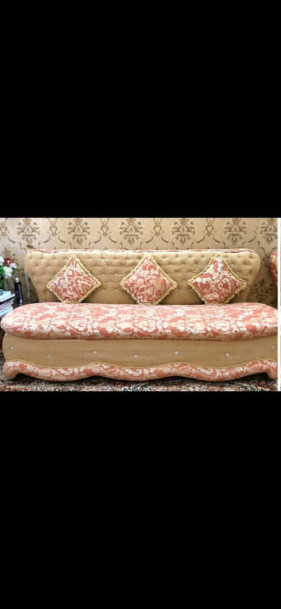 7 seater sofa set for sale, used, silght wear and tear,perfect for use