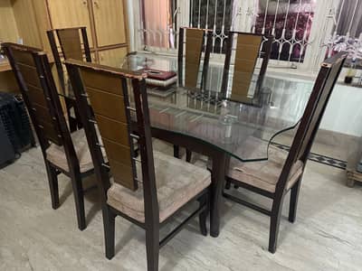 Beautiful dining table for sale