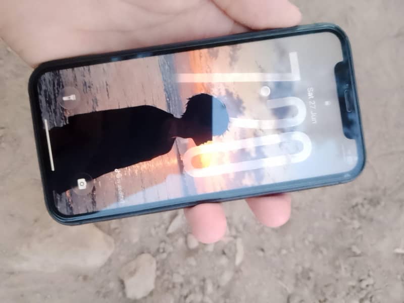Apple iPhone 11 4