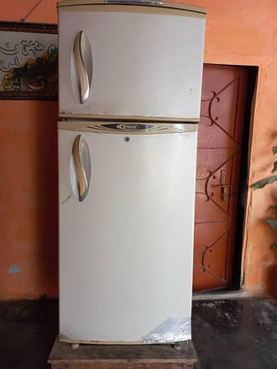 Waves Fridge Medium Size Perfect Running Condition