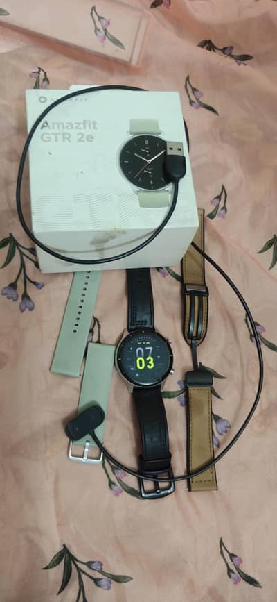 Amazfit GTR2e Smart Watch - Original Charger & Straps