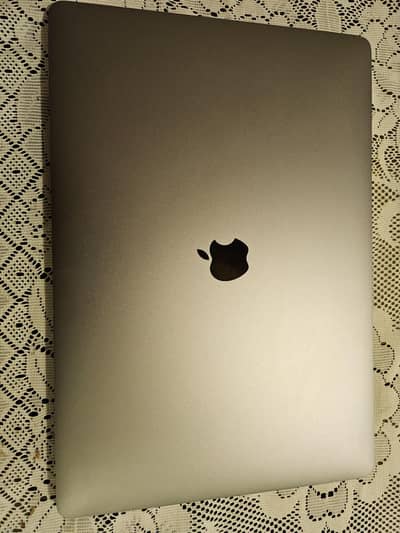 Macbook Pro 2018 | 15 inch | Core i9 | 32 GB RAM | 512 GB SSD