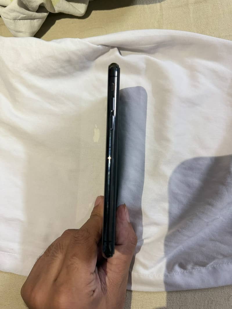 Apple iPhone X 3