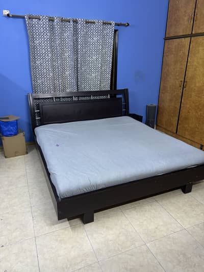 Wooden King Size Bed Available With Dressing Table
