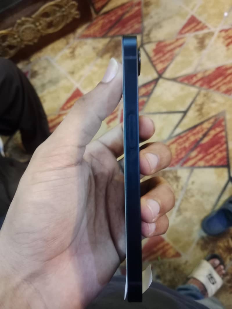 IPHONE 16 E 2