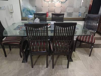 dinning tabe for sale. 6 seater.