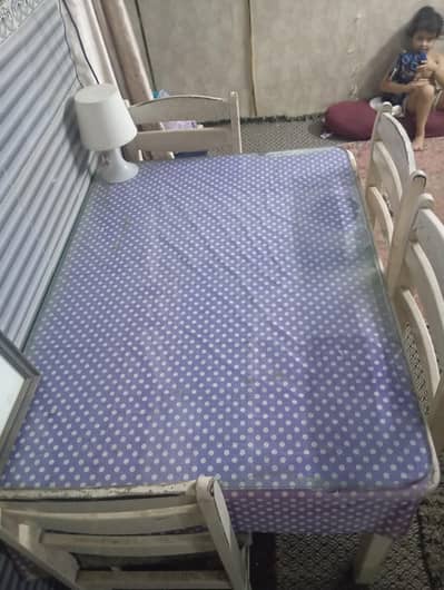 white table with four chair excellent condition
