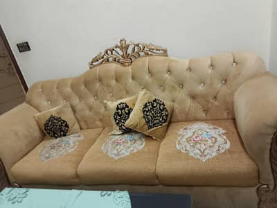 Home used sofa set available
