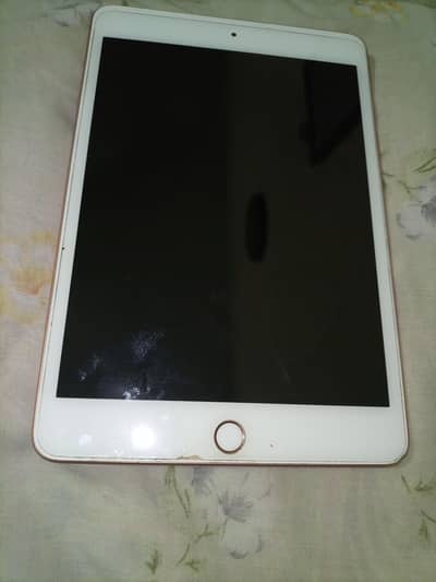 ipad mini 5 , 64 gb condition 9/10 best for pubg mobile