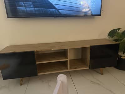 Tv console 8/10 condition