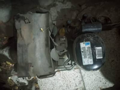 refrigeator compressor fan and condensor cooling pipe