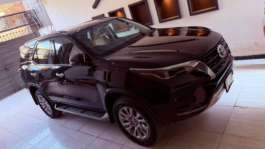 Toyota fortuner v total genion