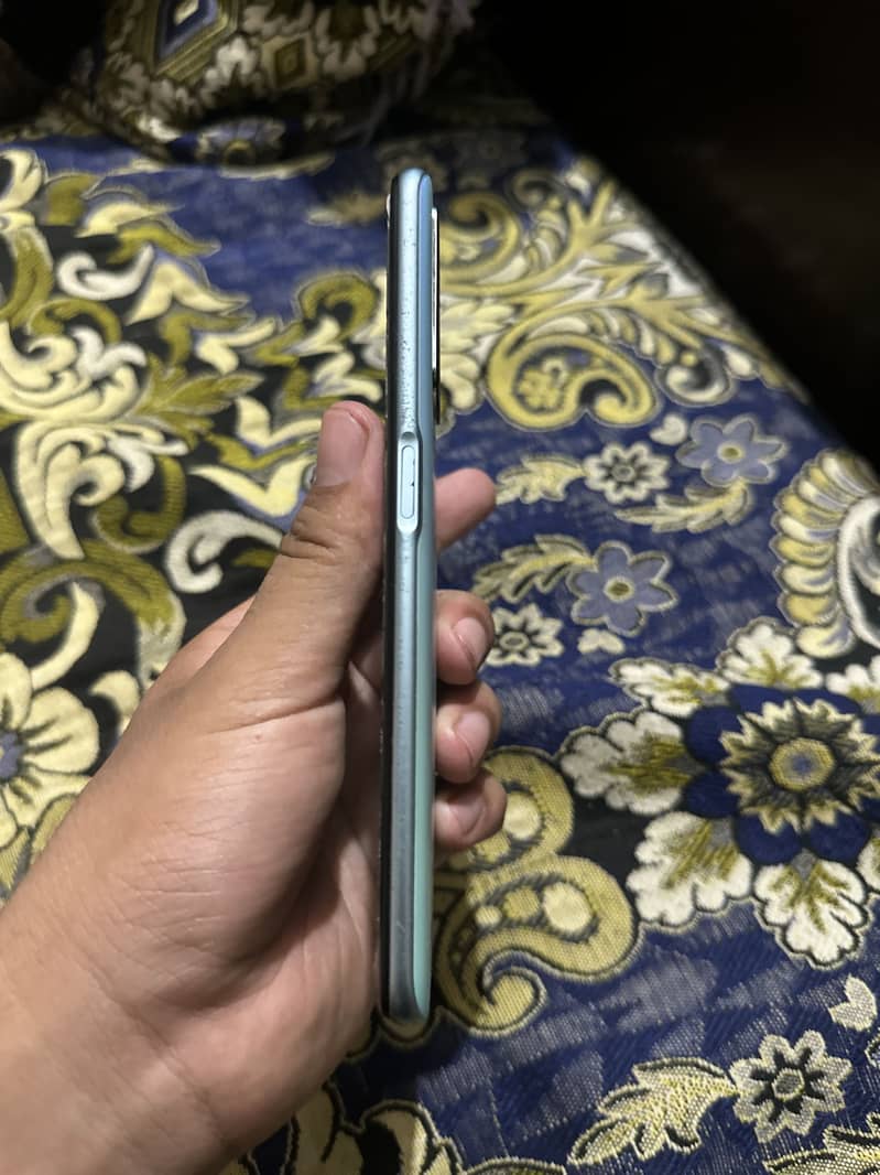 OPPO A76 0