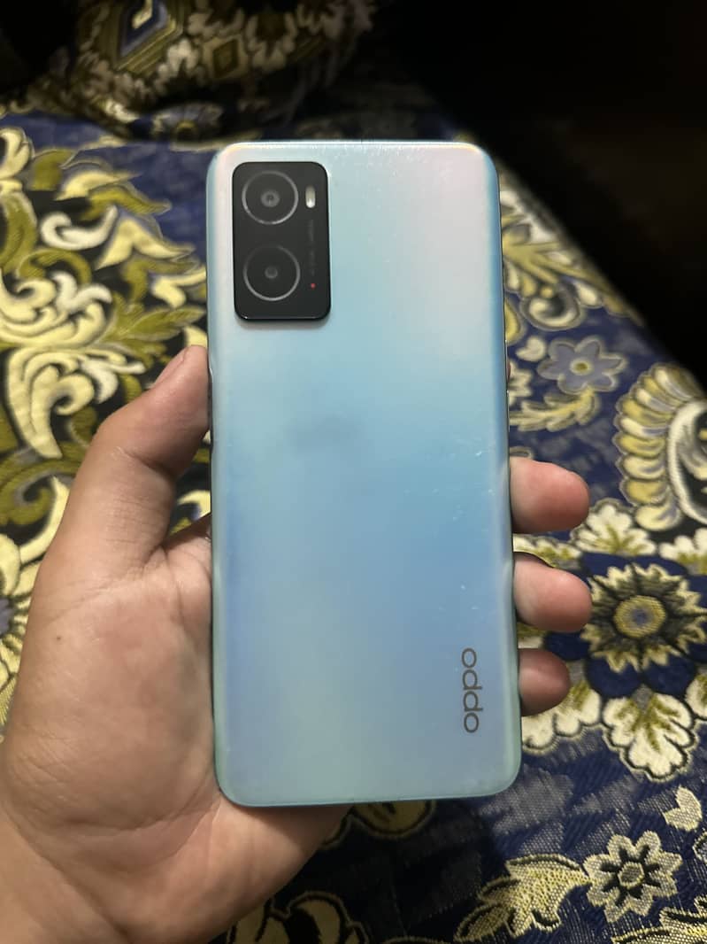 OPPO A76 1
