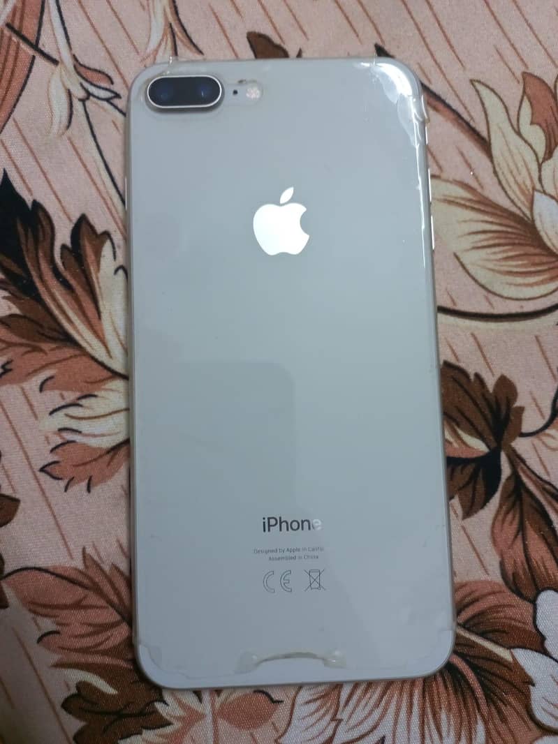 Apple iPhone 8 Plus 3