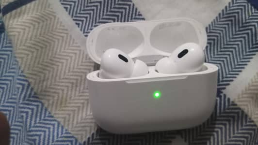 APPLE AIRPORDS PRO 1