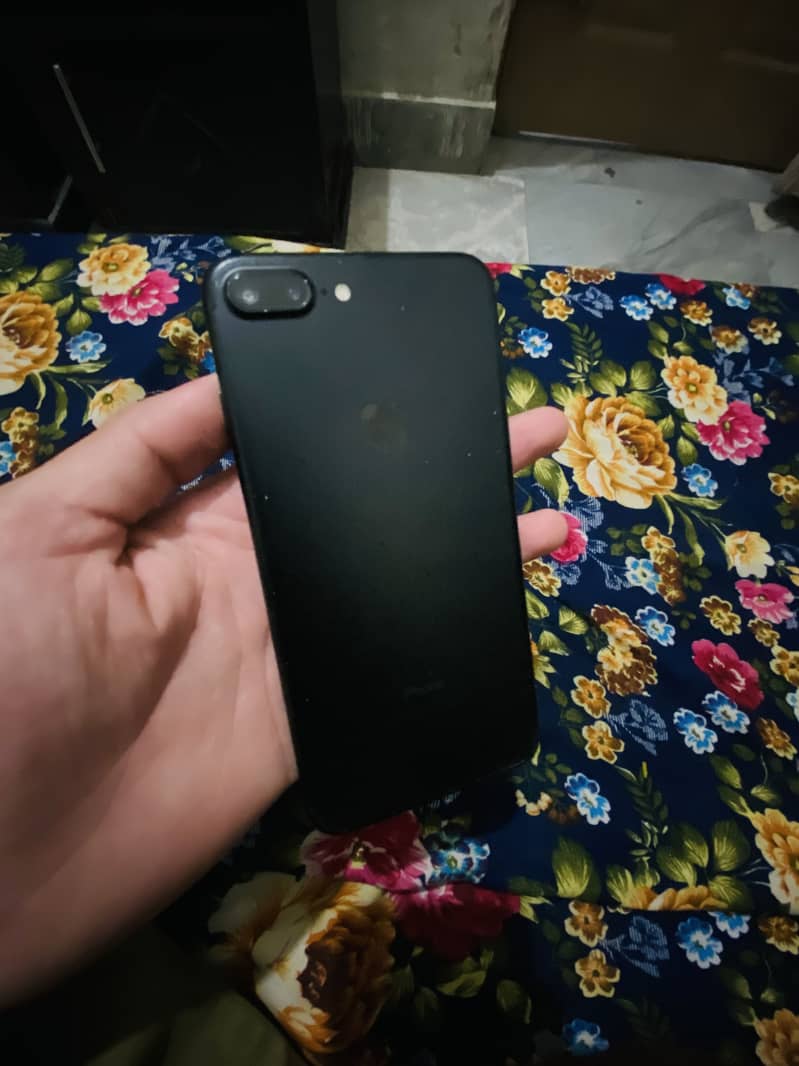 Apple iPhone 7 Plus 0
