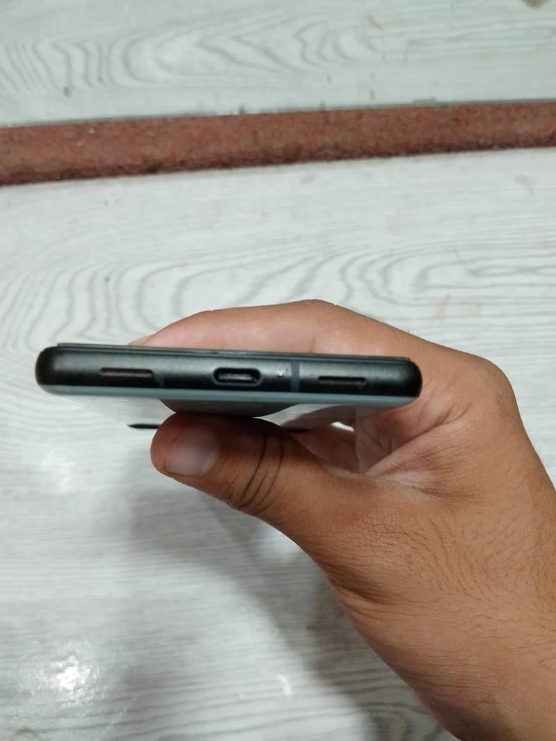 Google Pixel 6a 5