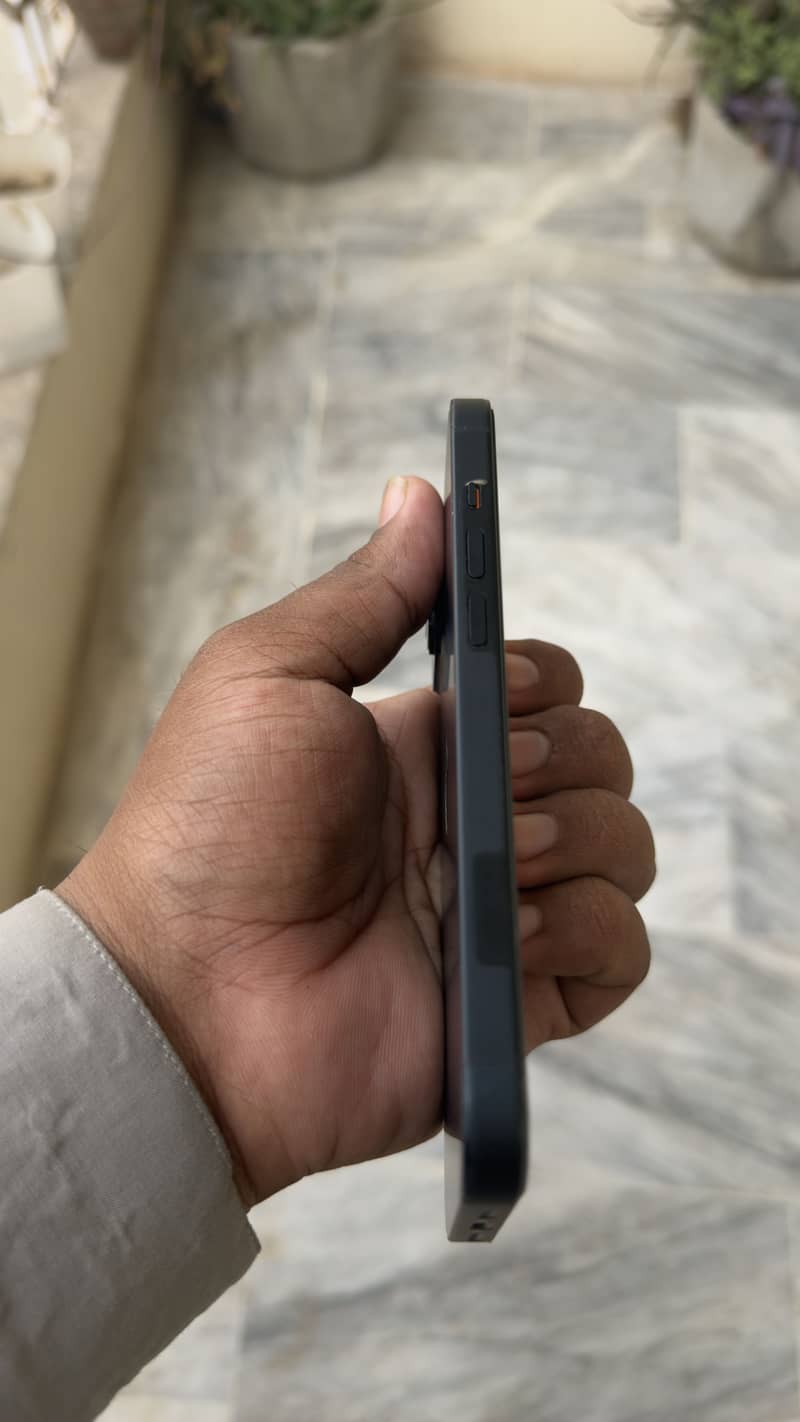 iPhone 14 6
