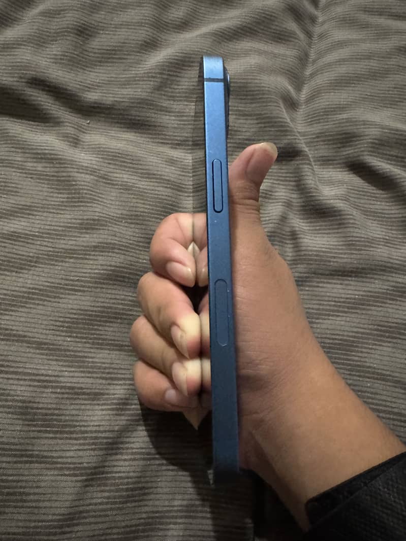 Apple iPhone 13 3