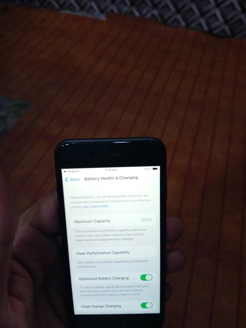Apple iPhone 8 3